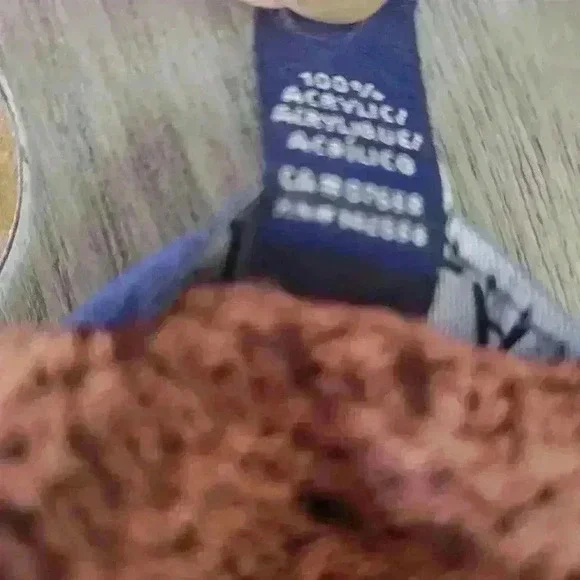 Uk2LA patterned sweater size medium - Picture 5 of 5